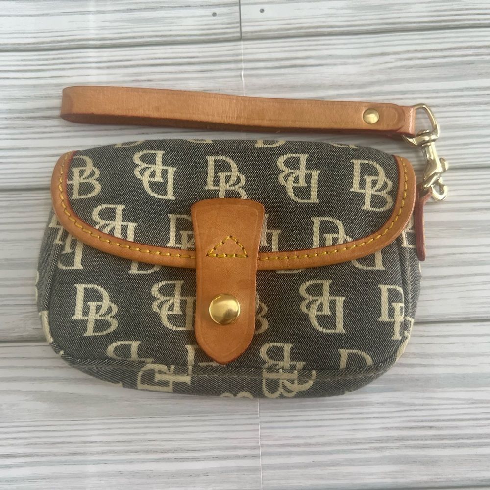 Dooney & Bourke Tan and Black Wristlet Vintage early 2000s